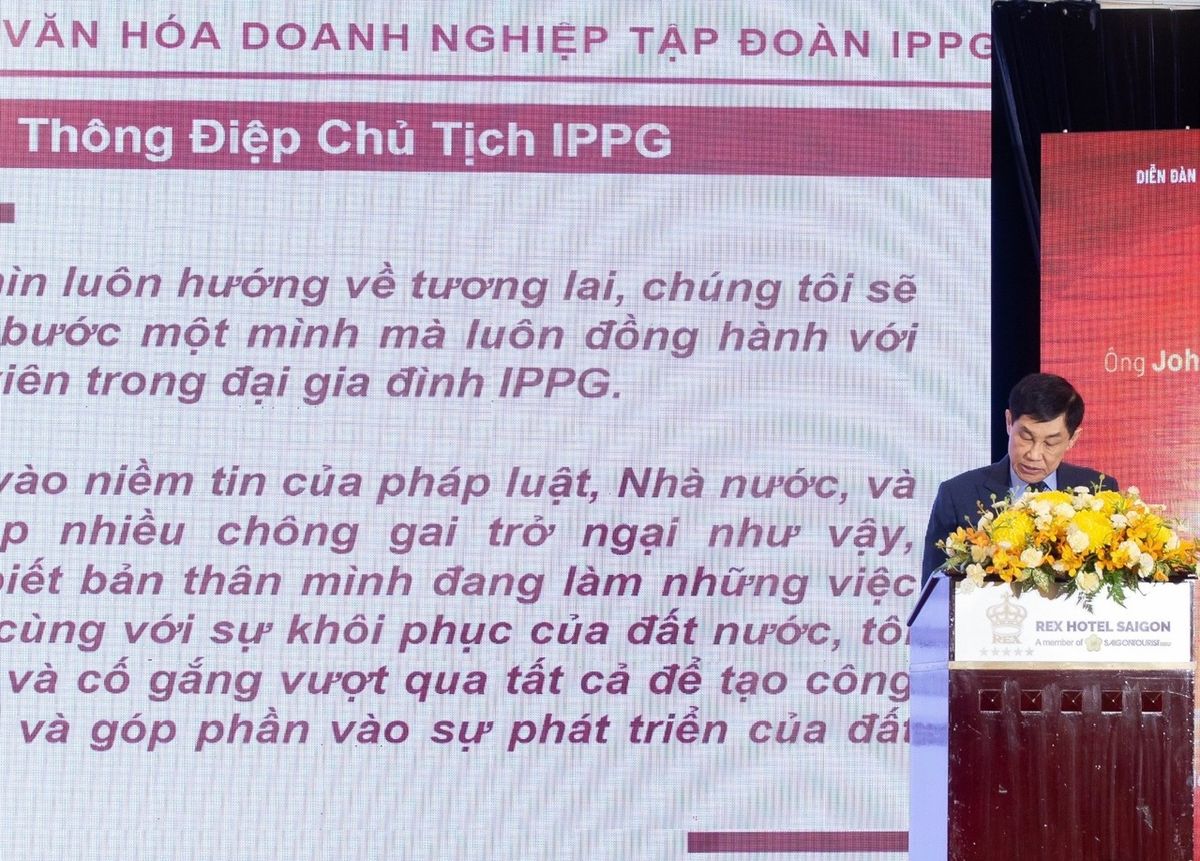 Johnathan Hạnh Nguyễn