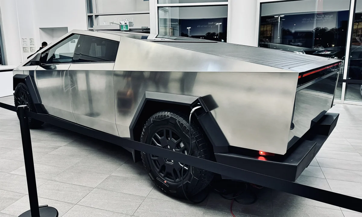 xe điện bán tải Cybertruck Tesla