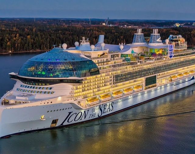 icon-of-the-seas-ivivu-2