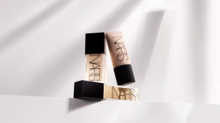 BST kem nền NARS Foundation Your Way giúp làn da phản chiếu ánh sáng
