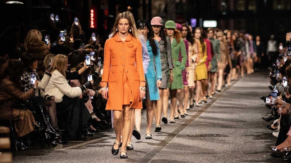 Bộ sưu tập Chanel Metiers D’Art 2024 show diễn mùa Cruise
