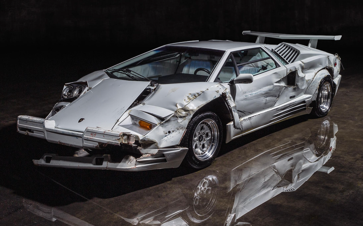 Siêu xe Lamborghini Countach 34 tuổi vỡ nát vẫn được trả giá 1,35 triệu USD