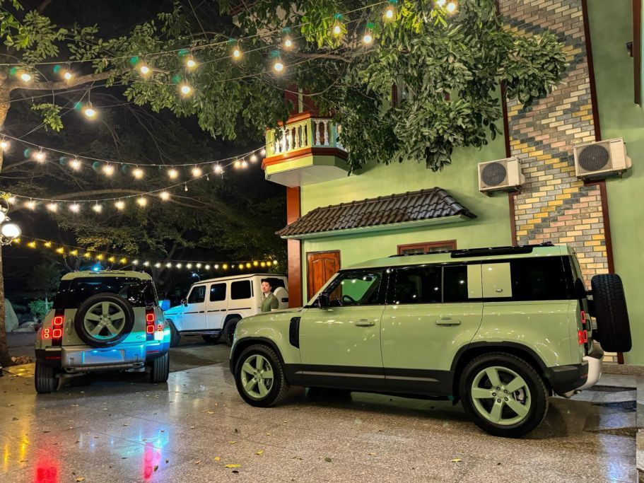 Hai anh em ở Bình Dương "chơi lớn" chi hơn 15 tỷ tậu 2 chiếc Land Rover Defender 75th Limited Edition cực giới hạn tại Việt Nam