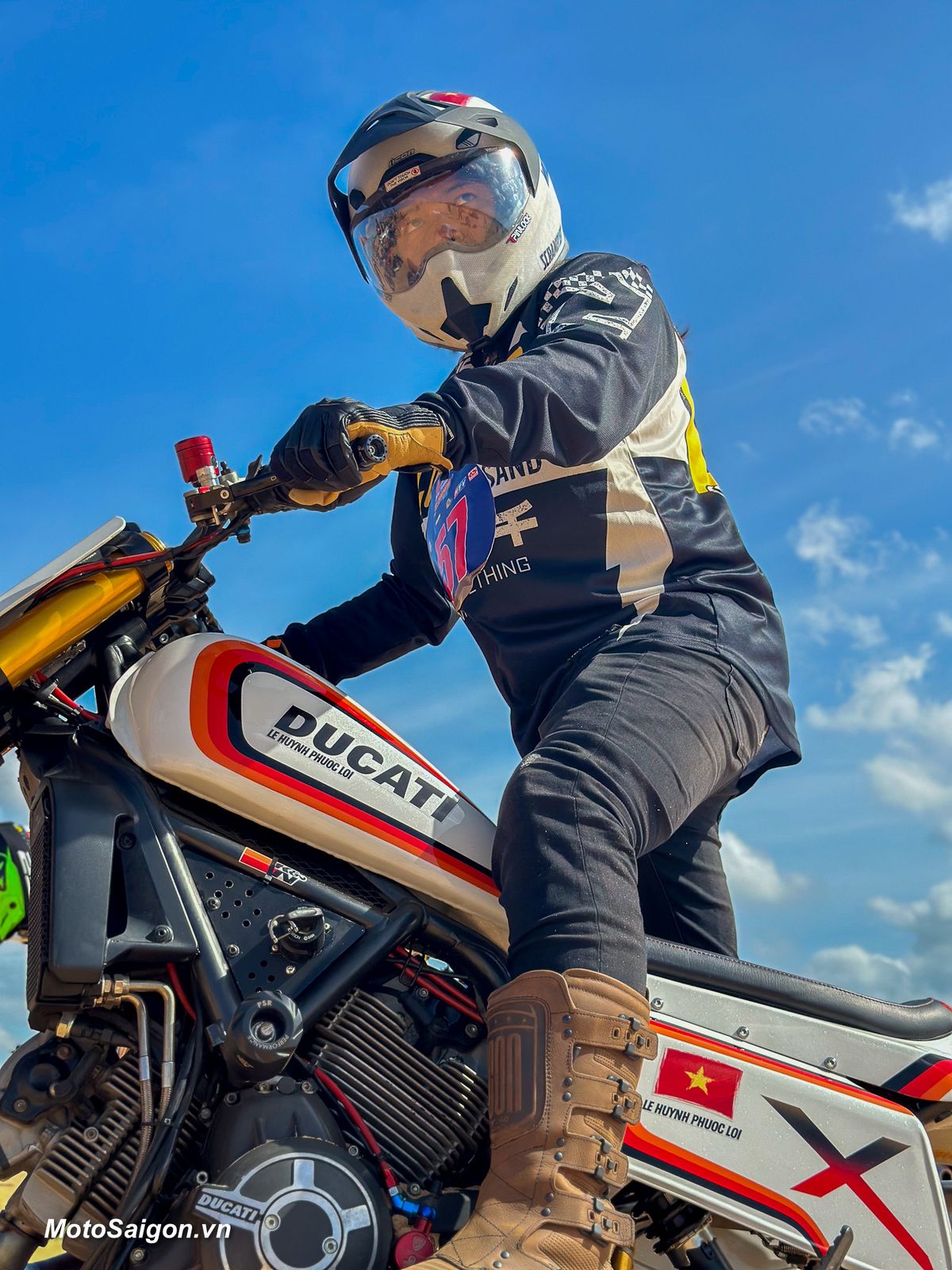 Chất chơi Ducati Scrambler Dirt Track tranh tài tại HTV Challenge 2023