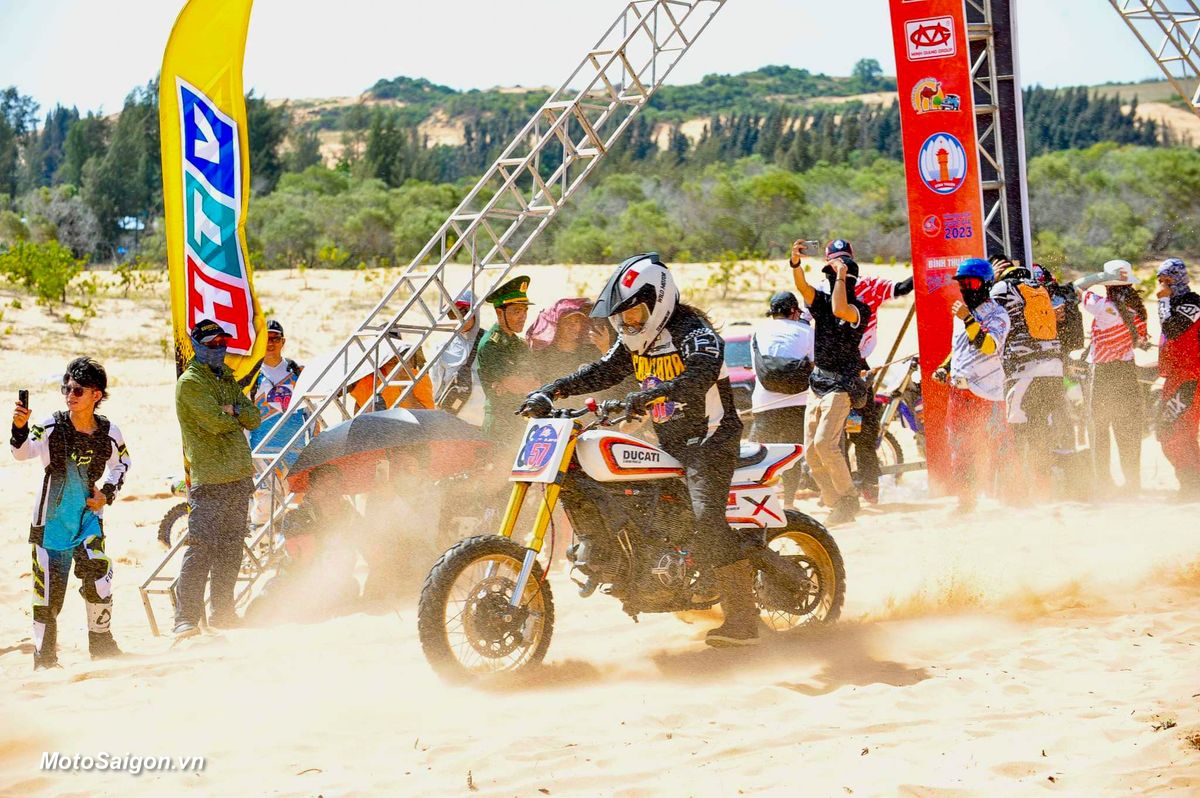 Chất chơi Ducati Scrambler độ Dirt Track tranh tài tại HTV Challenge 2023