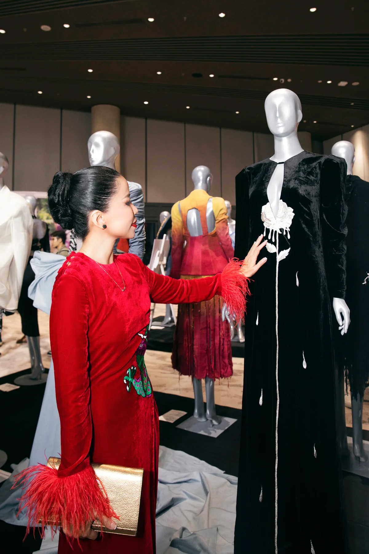 Triển lãm thời trang Vietnam's Fashion Journey mở cửa miễn phí trong 8 ngày