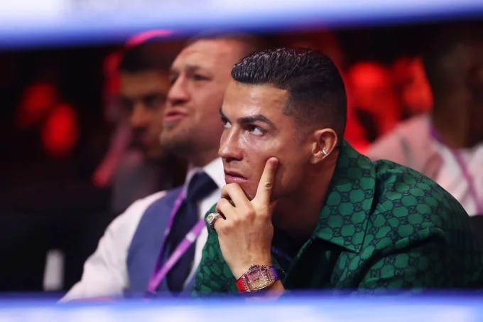 Ronaldo trở thành tâm điểm chú ý tại sự kiện boxing vào ngày 24/12.