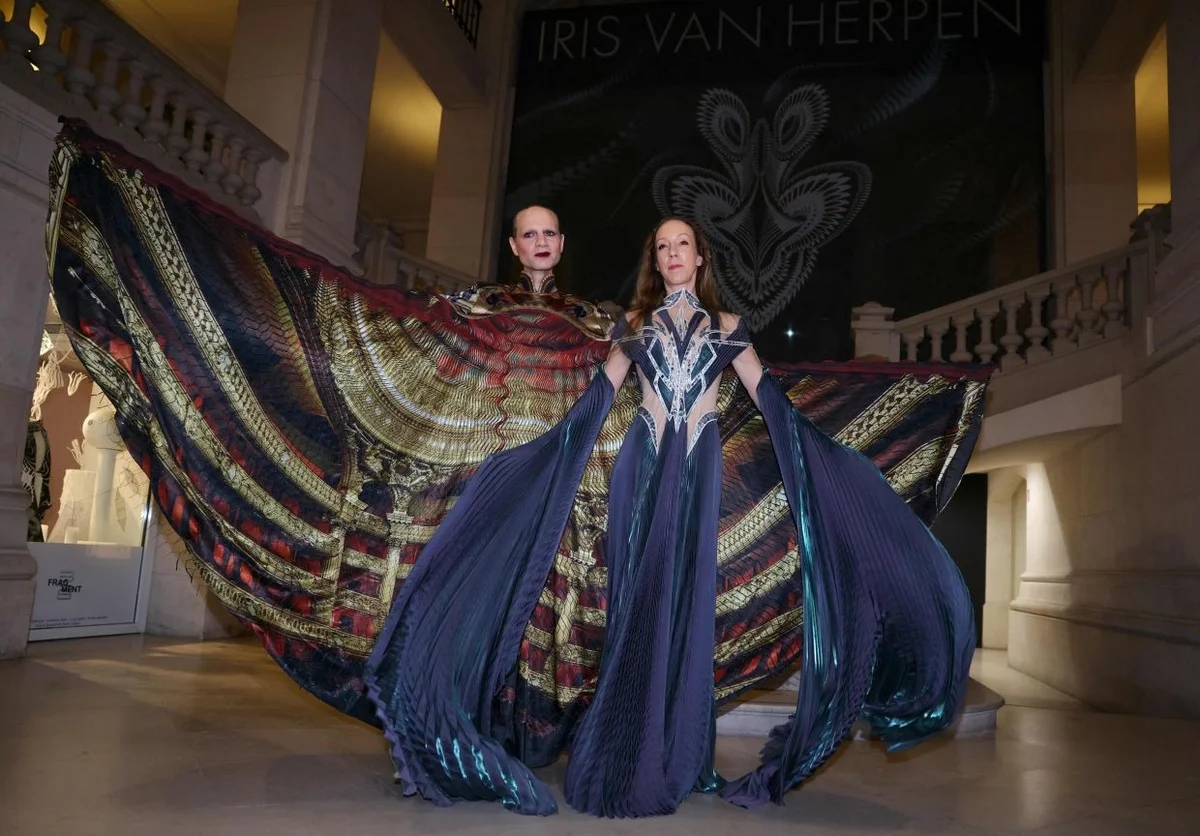 Triển lãm “Iris van Herpen: Sculpting the Senses” ở bảo tàng Pháp