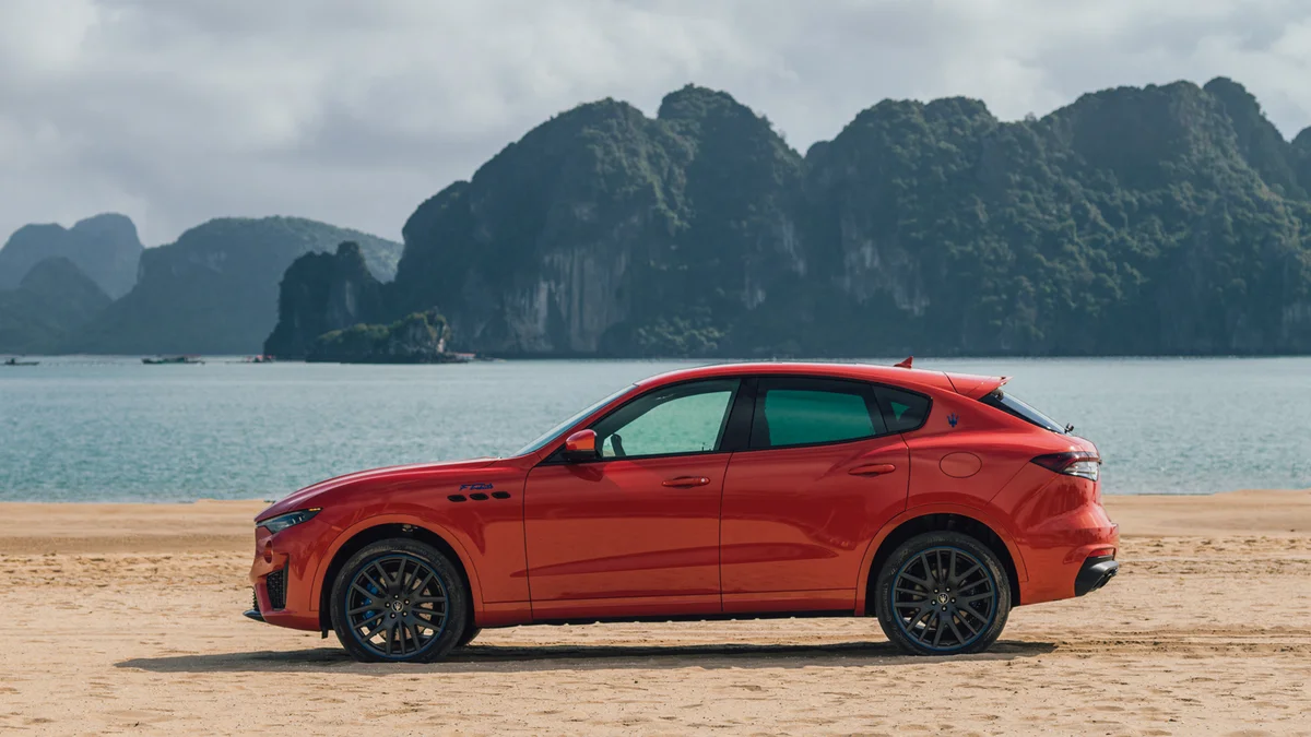 Bộ đôi hàng hiếm Maserati F Tributo Special Edition "đổ bộ" vào Việt Nam