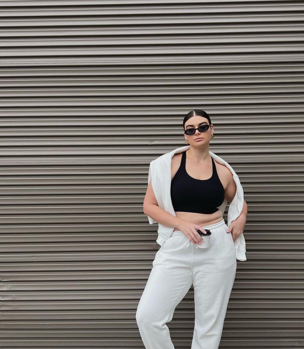 phong-cach-athleisure-1024x1178.jpg