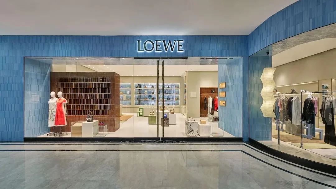 Lần đầu tiên ra mắt cửa hàng Loewe tại Việt Nam