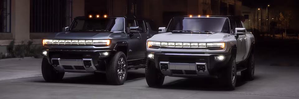 Tesla Cybertruck vượt qua GMC Hummer EV trong cuộc đọ sức kéo