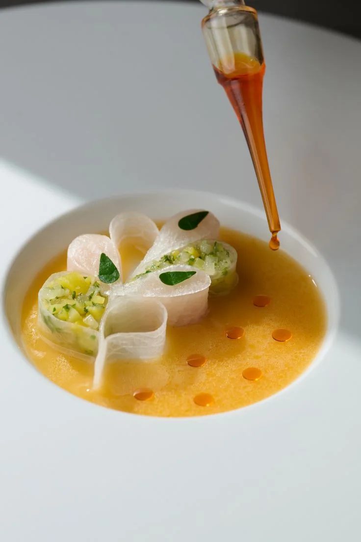 Ngoài những Bàn tiệc sao Michelin, khách tham gia còn được tham gia các lớp học về hương vị. Ảnh: JL Studio