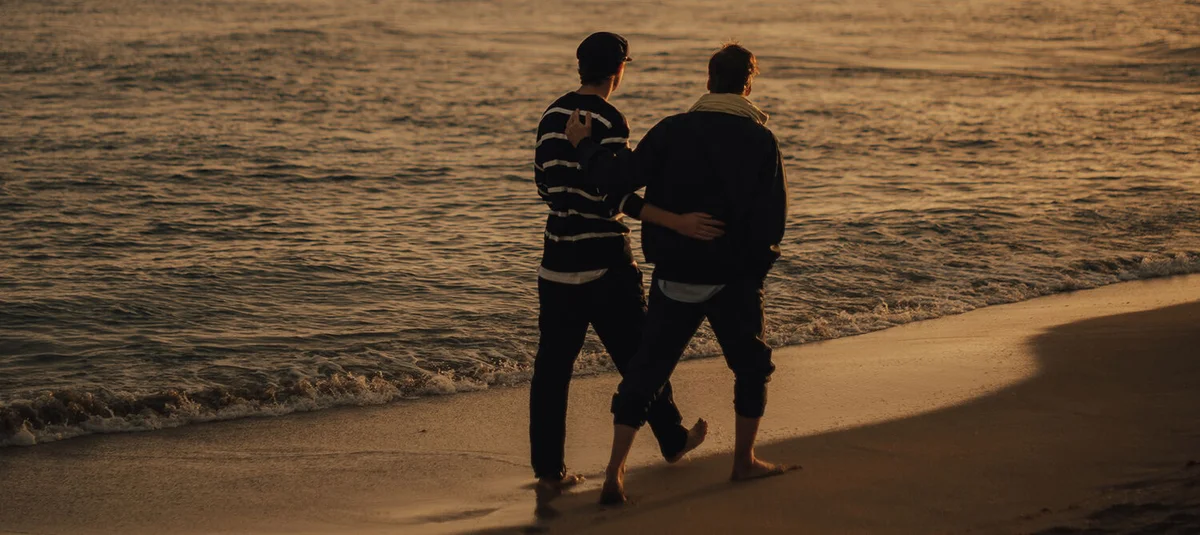 adv-ss23-father-son-desktop.jpg