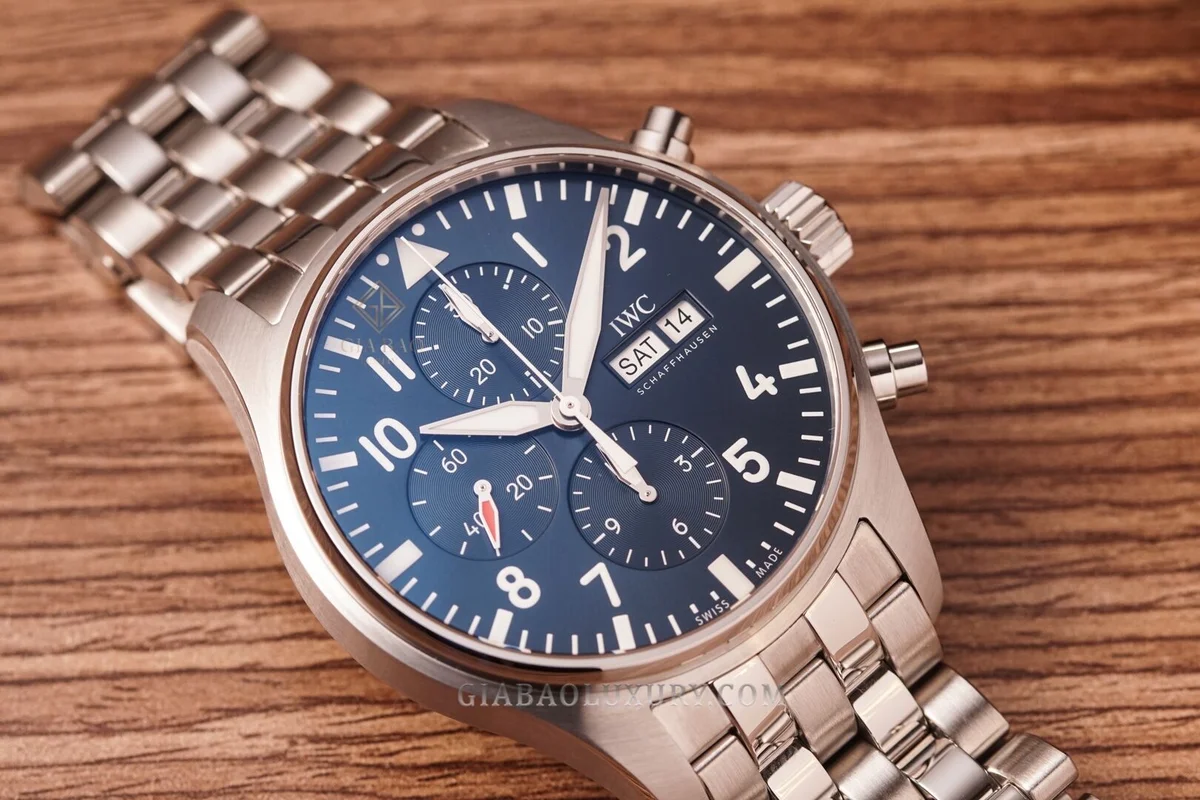 iwc-pilot-mat-xanh-8-of-19.jpg?v=1639731990451