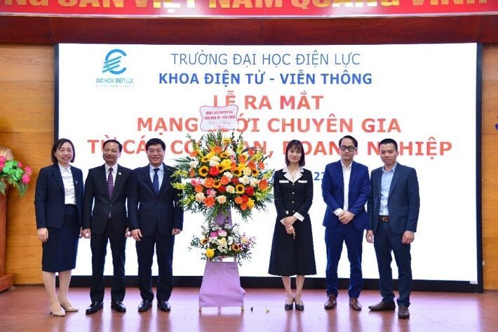 Ban Chủ tịch Mạng lưới Chuyên gia ngành Công nghệ Kỹ thuật Điện tử - Viễn thông ra mắt tại buổi lễ