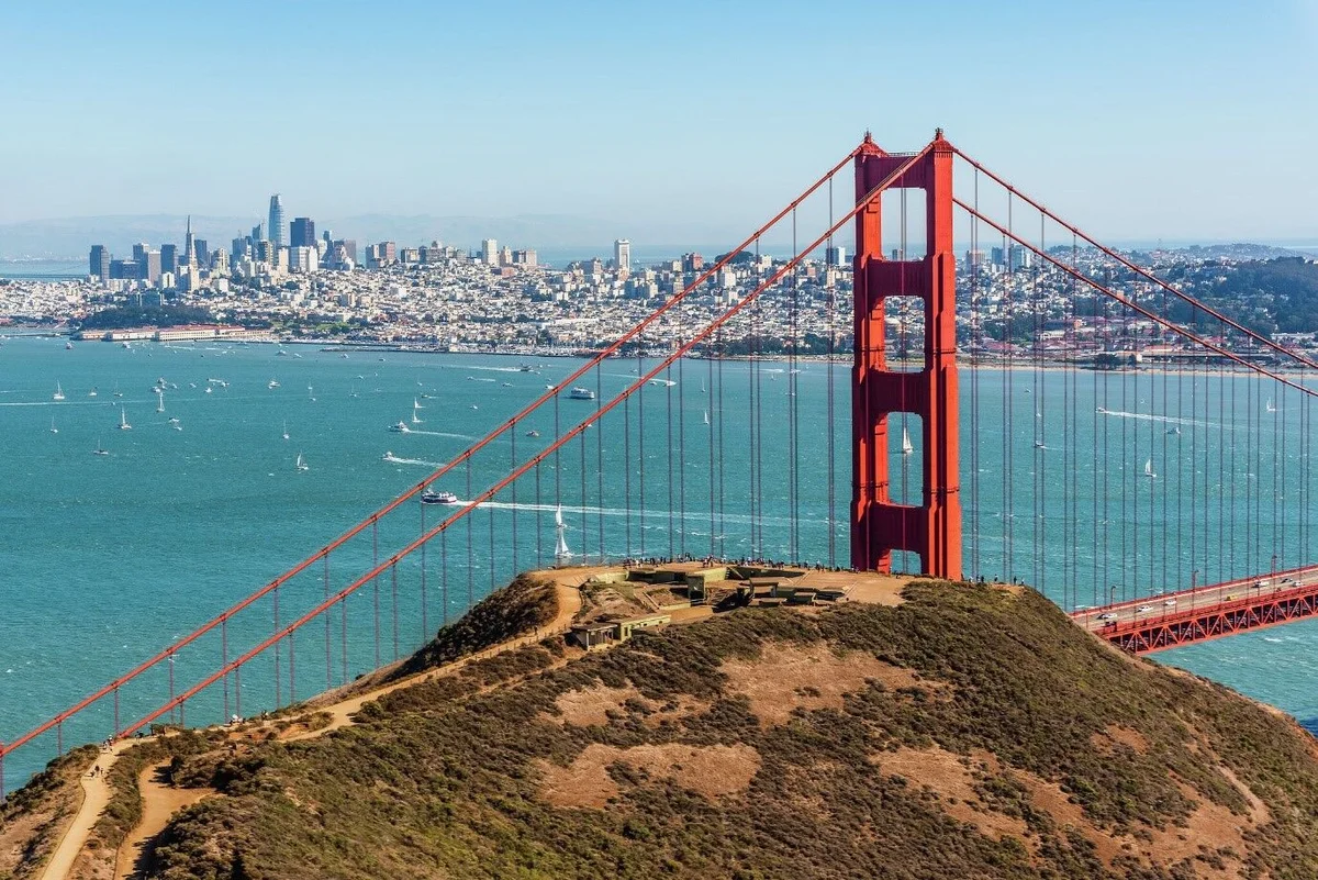 Cầu Cổng Vàng ở San Francisco. Ảnh: @johnamartini/Twitter.