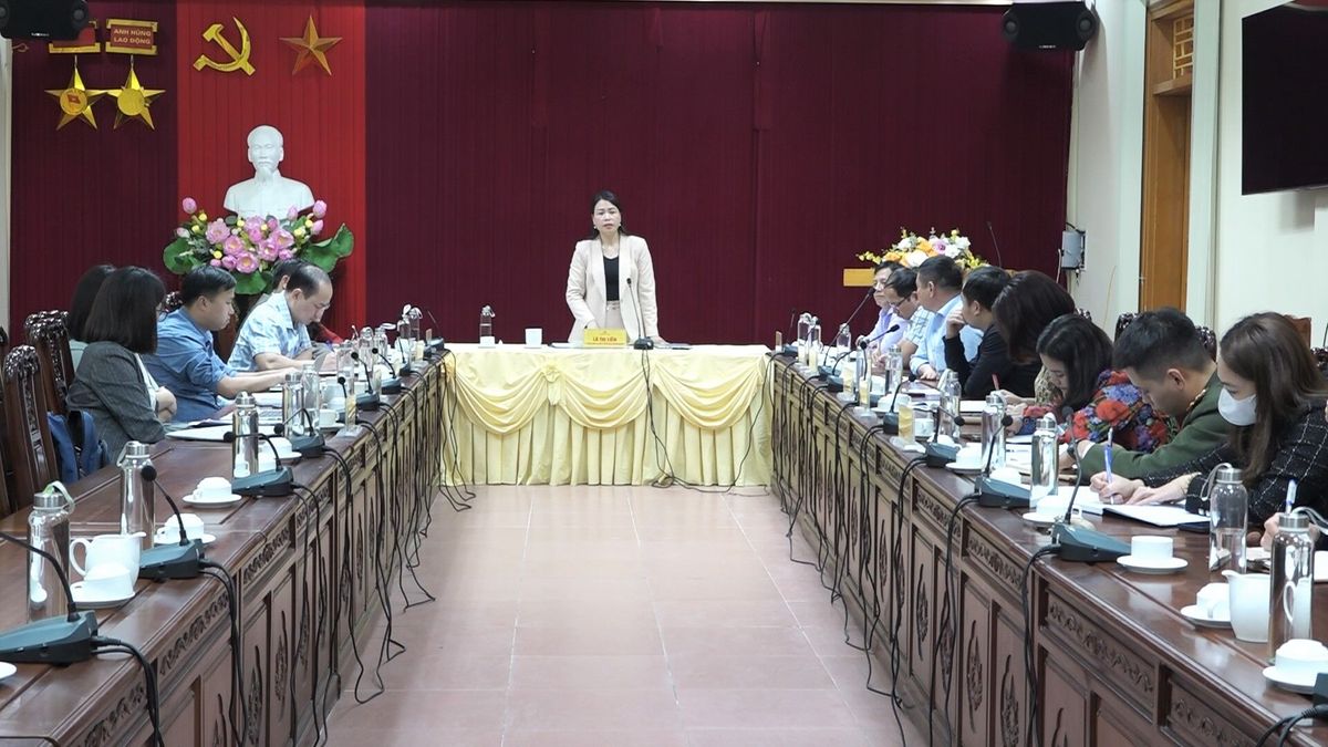 van-yen-hop-ban-to-chuc-le-hoi-am-thuc.jpg