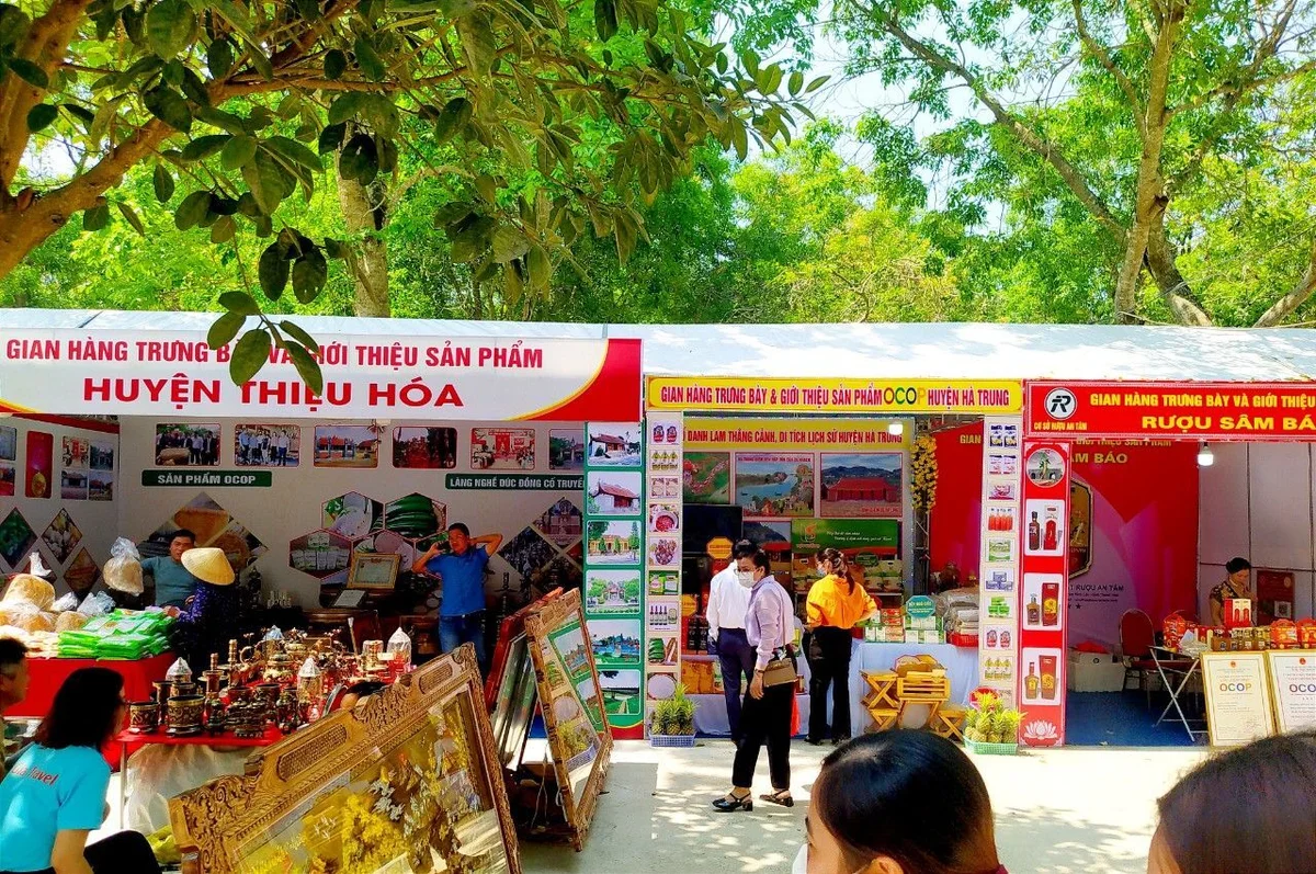 23-04-27-thanh-hoa-le-hoi-den-le-hoan-6-3.jpg