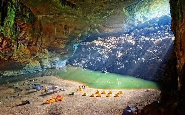 Hang động 3 triệu năm tuổi ở Việt Nam, báo chí phương Tây trầm trồ!