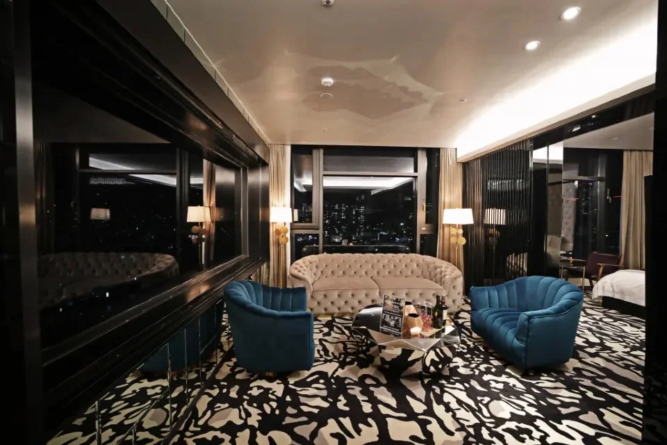 Best- Louis -Hamilton- Hotel- Gwangan-ivivu-5