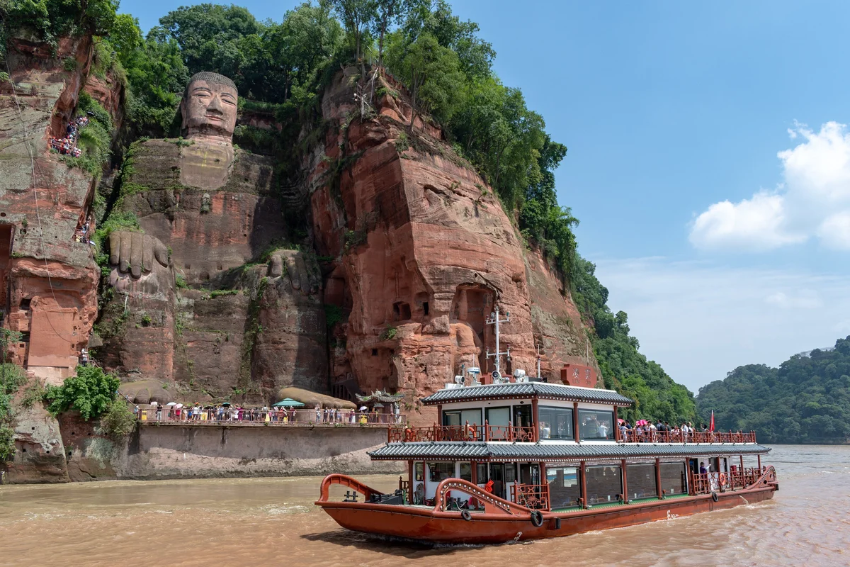Leshan-Giant-Buddha-ivivu