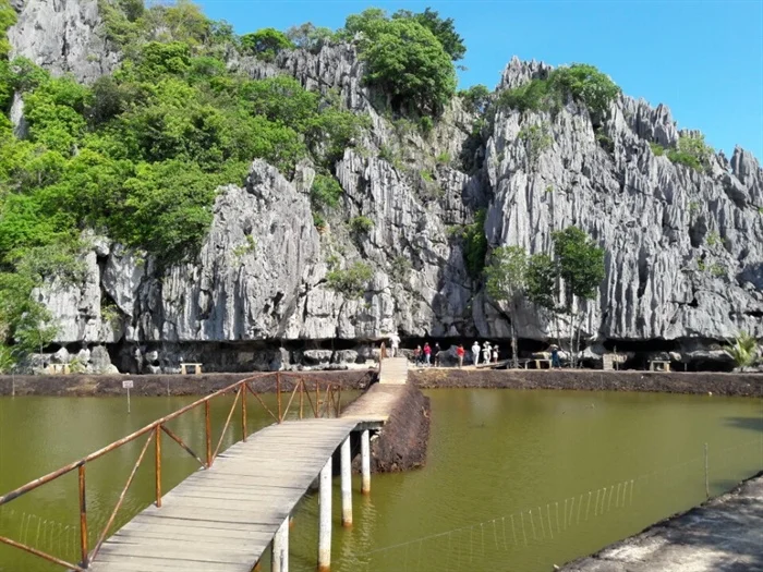 CHÂU NHAM LẠC LỘ (THẮNG CẢNH ĐÁ DỰNG)