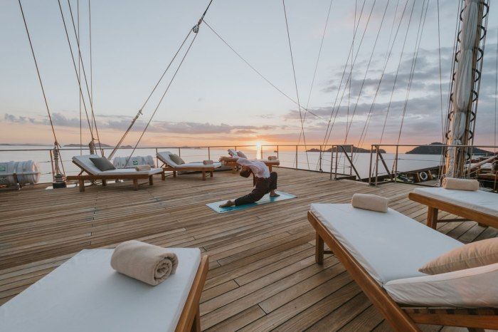Khu vực sundeck ngắm cảnh trên du thuyền Lamima