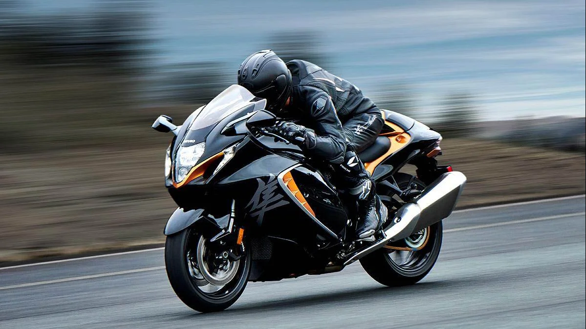Suzuki Hayabusa 2023 ra mắt thị trường, giá hơn 616 triệu đồng