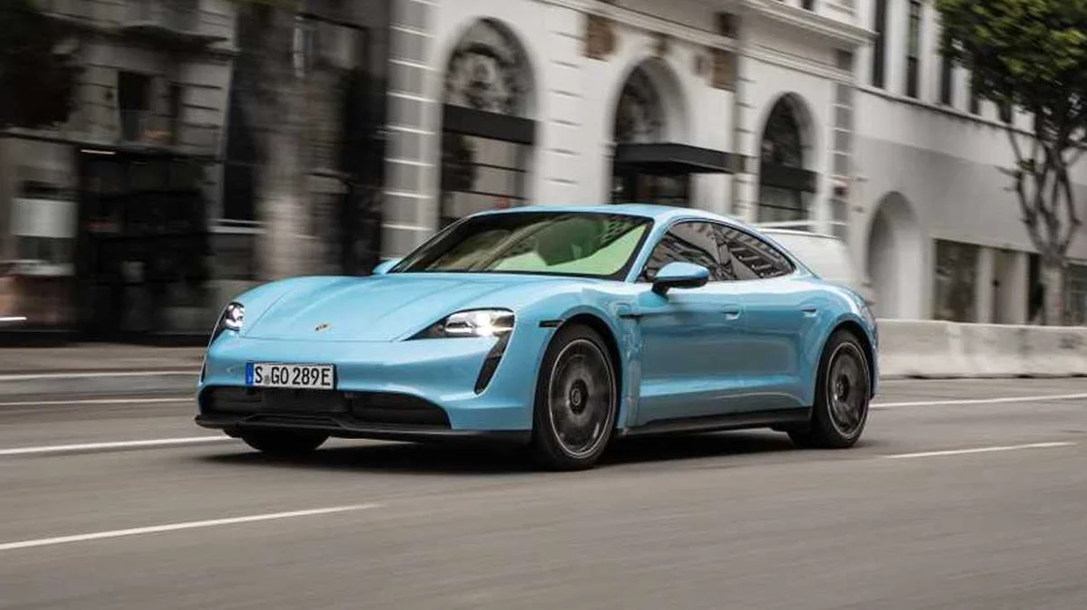 Xe điện Porsche Taycan bị triệu hồi để kiểm tra pin