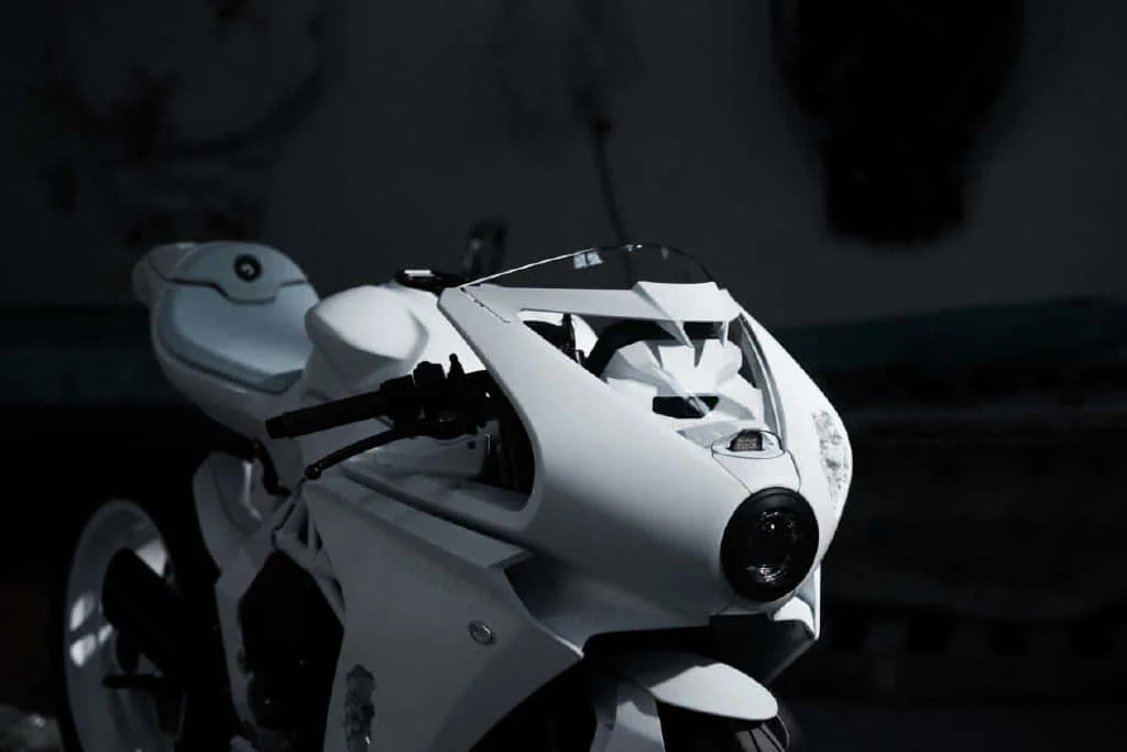 MV Agusta Superveloce 800 độc bản từ nghệ sĩ đương đại Daniel Arsham