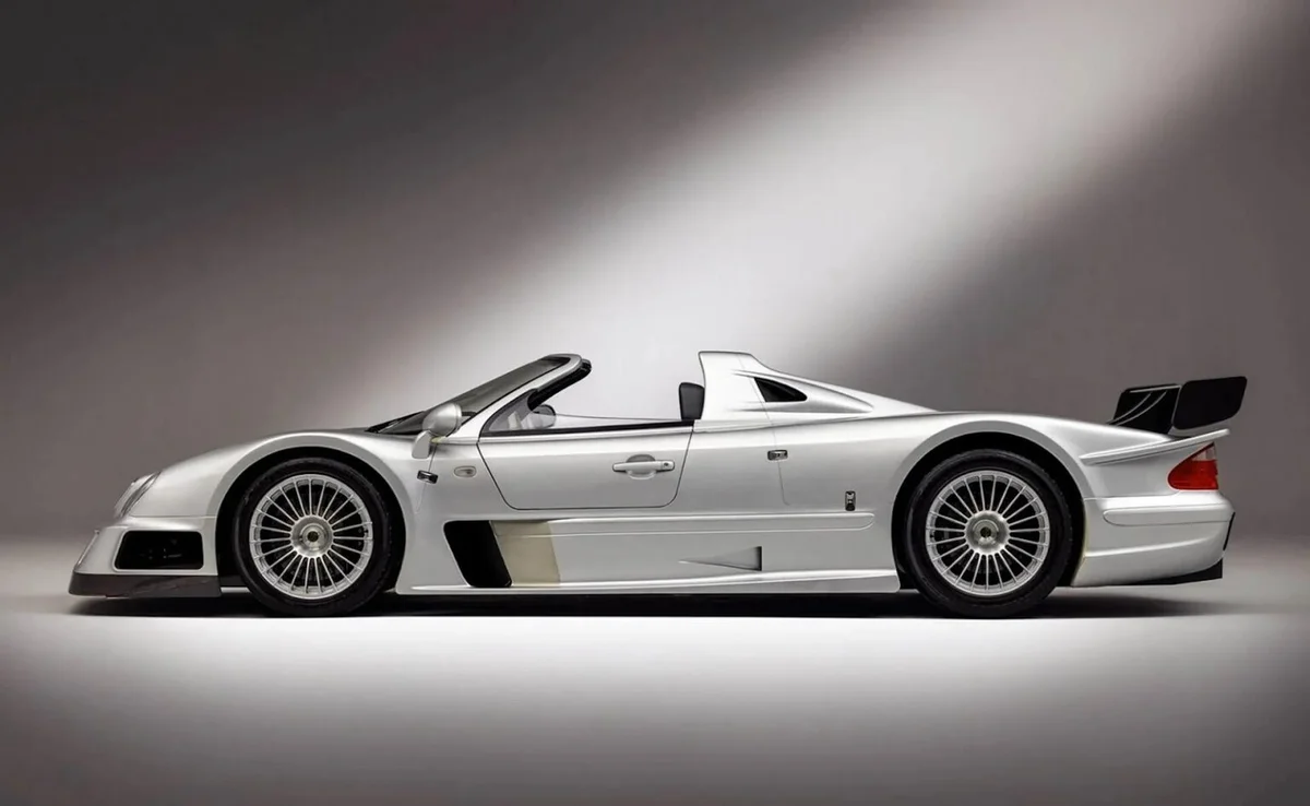 "Chim ưng" Mercedes CLK GTR Roadster 622 mã lực