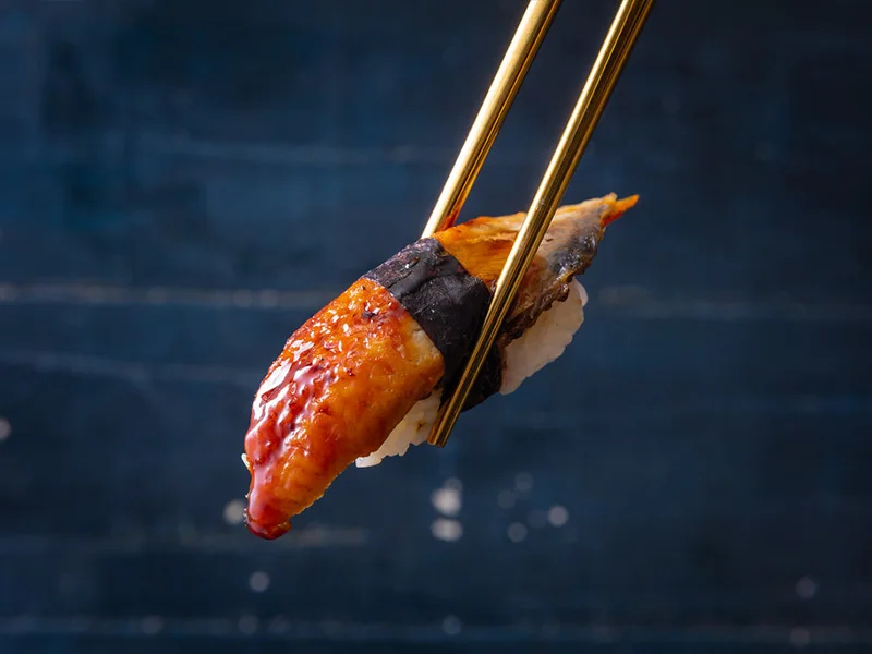 Cùng thưởng thức món sushi hương vị truyền thống Nhật
