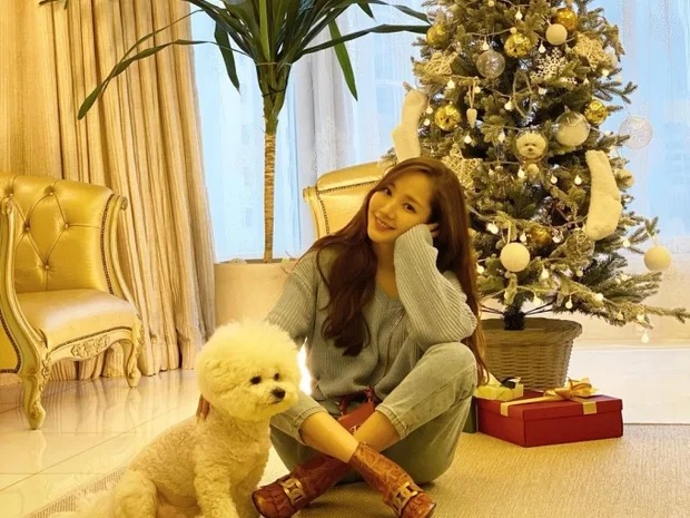 Bên trong căn hộ đắt đỏ, tọa lạc ở khu nhà giàu của Park Min Young