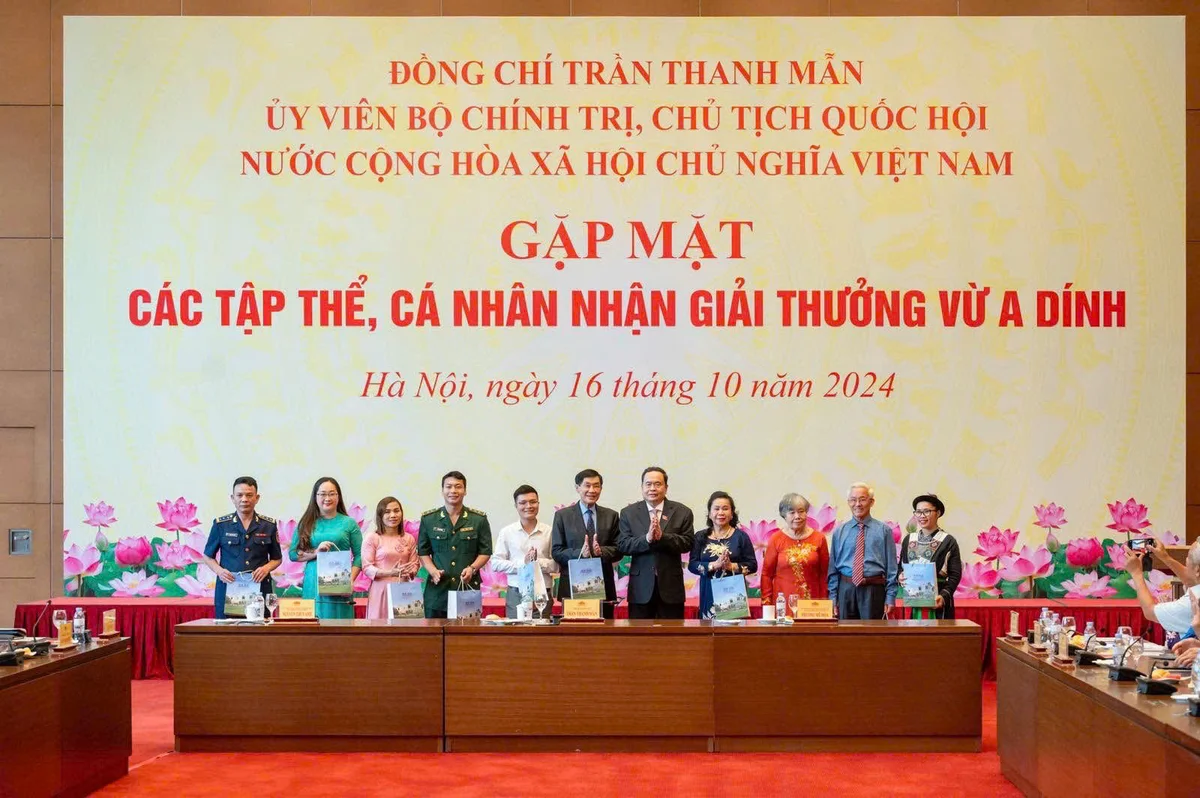 Ông Johnathan Hạnh Nguyễn