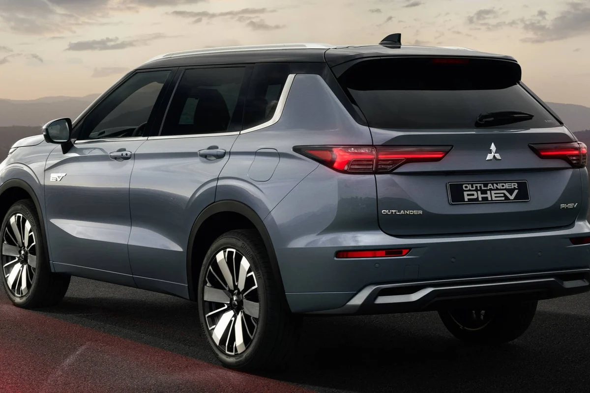 Bản nâng cấp của Mitsubishi Outlander PHEV 2025 có gì