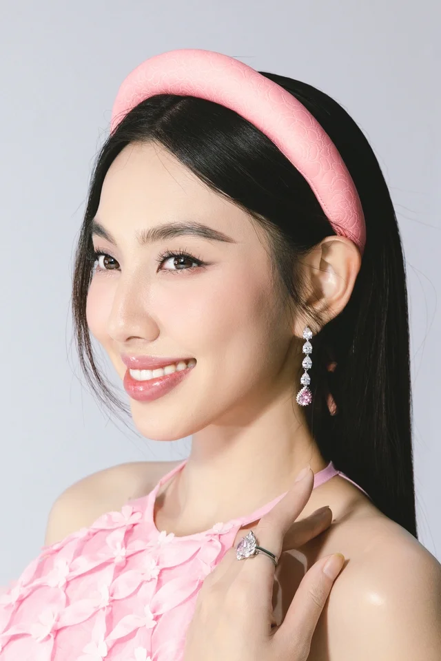Hoa hậu Thuỳ Tiên: "Gia đình tôi chưa bao giờ đặt câu hỏi về chuyện 