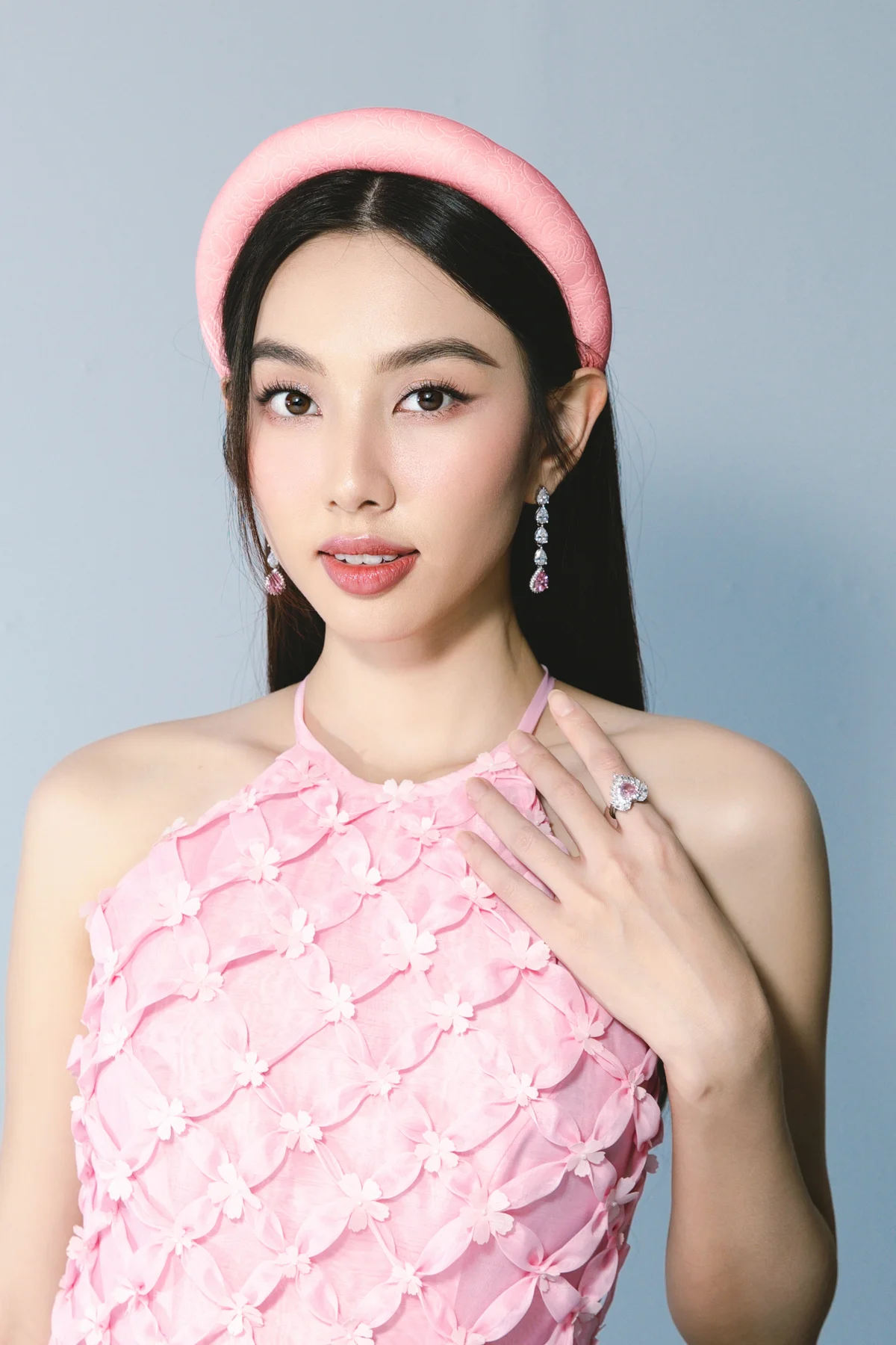 Hoa hậu Thuỳ Tiên: "Gia đình tôi chưa bao giờ đặt câu hỏi về chuyện 