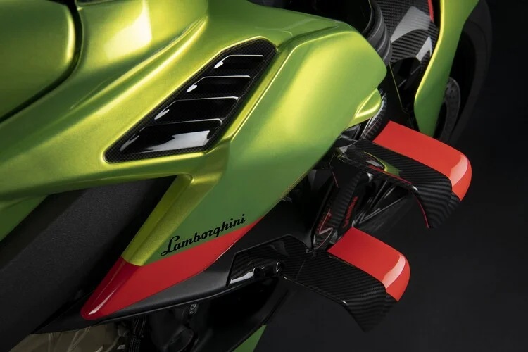 Ducati Streetfighter V4 Lamborghini - mô tô giá hơn 2 tỉ đồng về tay ba khách hàng Việt Nam