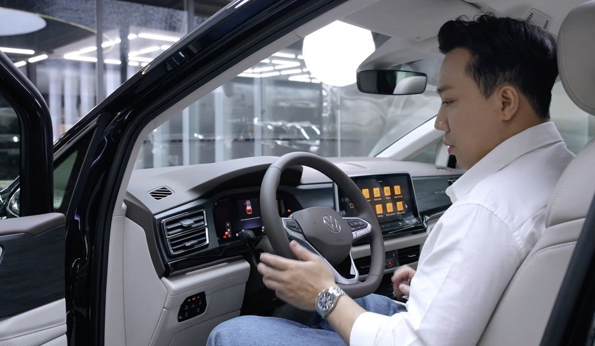‘Bóc giá’ xế hộp tiền tỷ Trấn Thành vừa tậu: Trang bị cực ‘khủng’, có đặc điểm xịn như Rolls-Royce