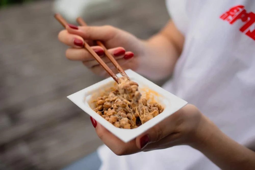 Natto, món ăn sáng và ăn xế giàu dinh dưỡng từ Nhật Bản