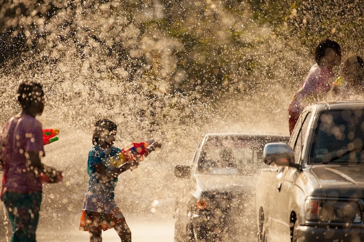 Lễ hội té nước Songkran