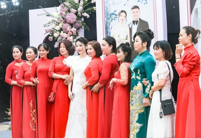 Đám cưới cầu thủ Quang Hải