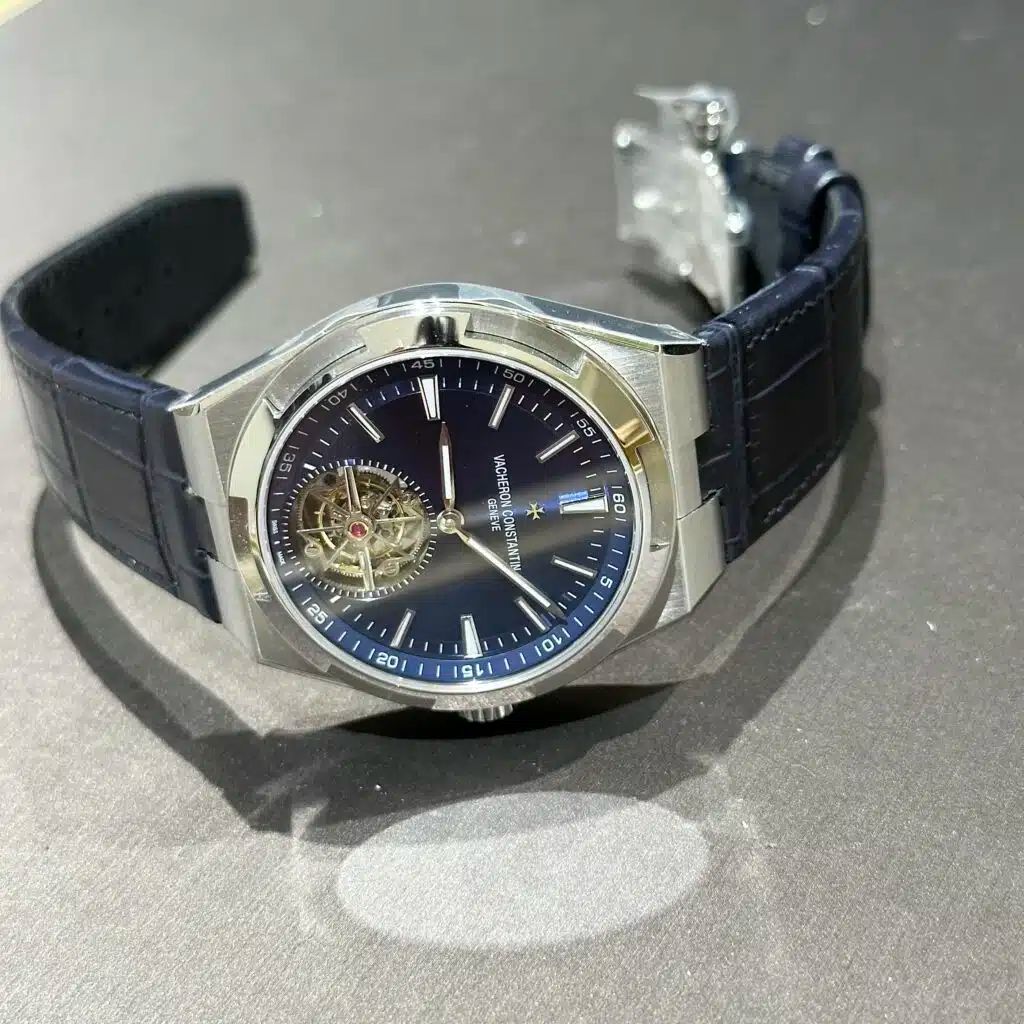 Vacheron Constantin Overseas Tourbillon: Tinh hoa truyền thống hội ngộ kỹ thuật hiện đại