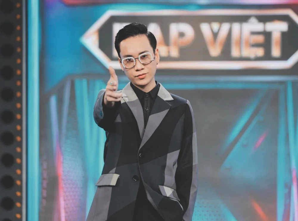 JustaTee làm giám đốc âm nhạc 'Anh trai say hi'