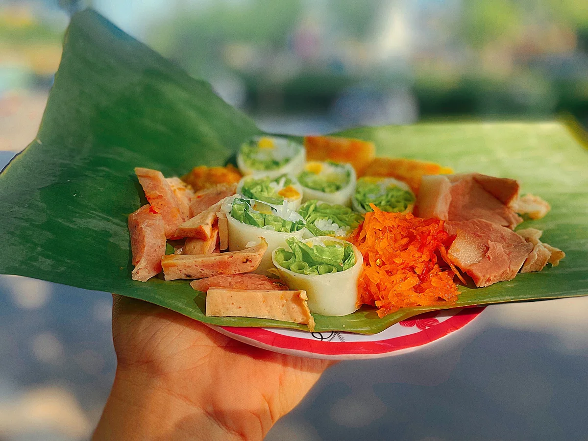 Bánh ướt cuốn tôm chua Huế