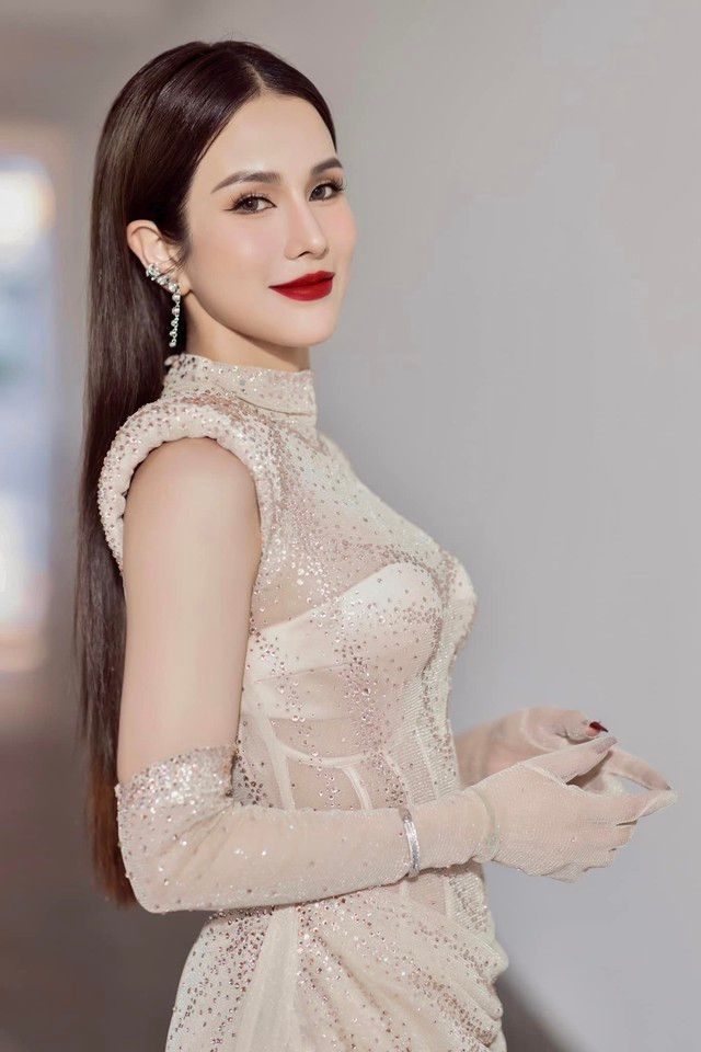 Nhóm nhạc nữ LUNAS hé lộ những nhan sắc đình đám