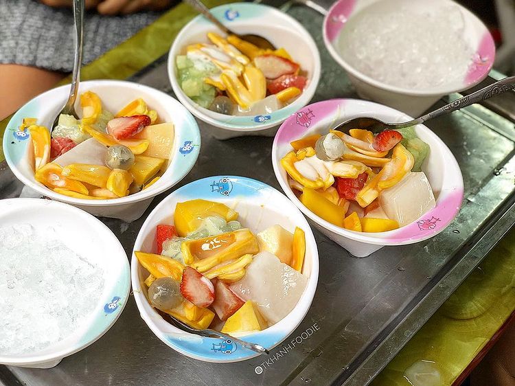 Phố ẩm thực Hà Nội