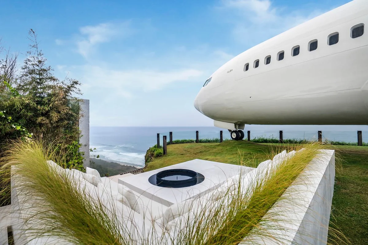Biệt thự máy bay nghỉ dưỡng độc đáo ở Bali