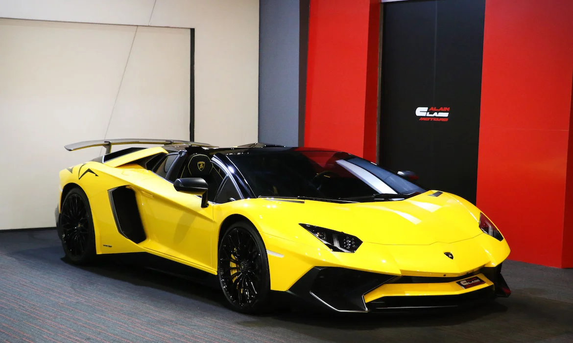 Giá xe Lamborghini